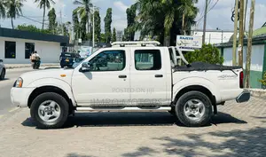Nissan Hardbody 2015 White