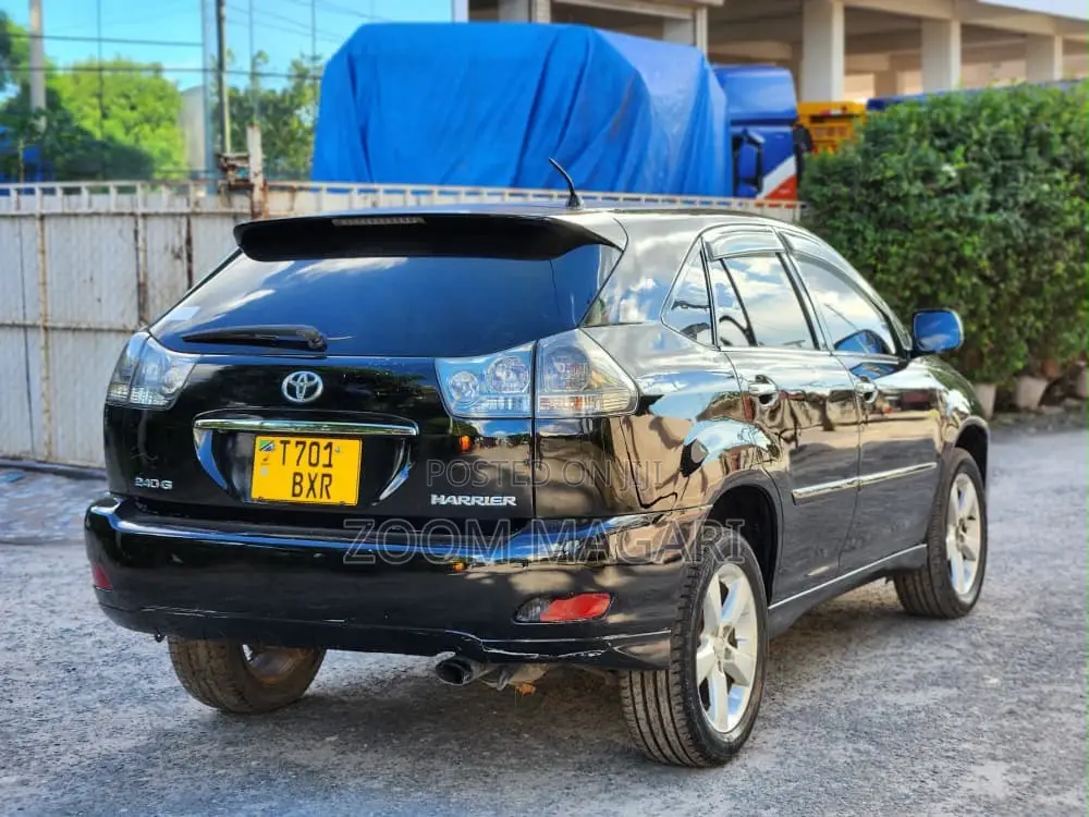 Toyota Harrier 2005 Black