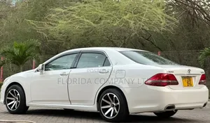 Toyota Crown 2008 White