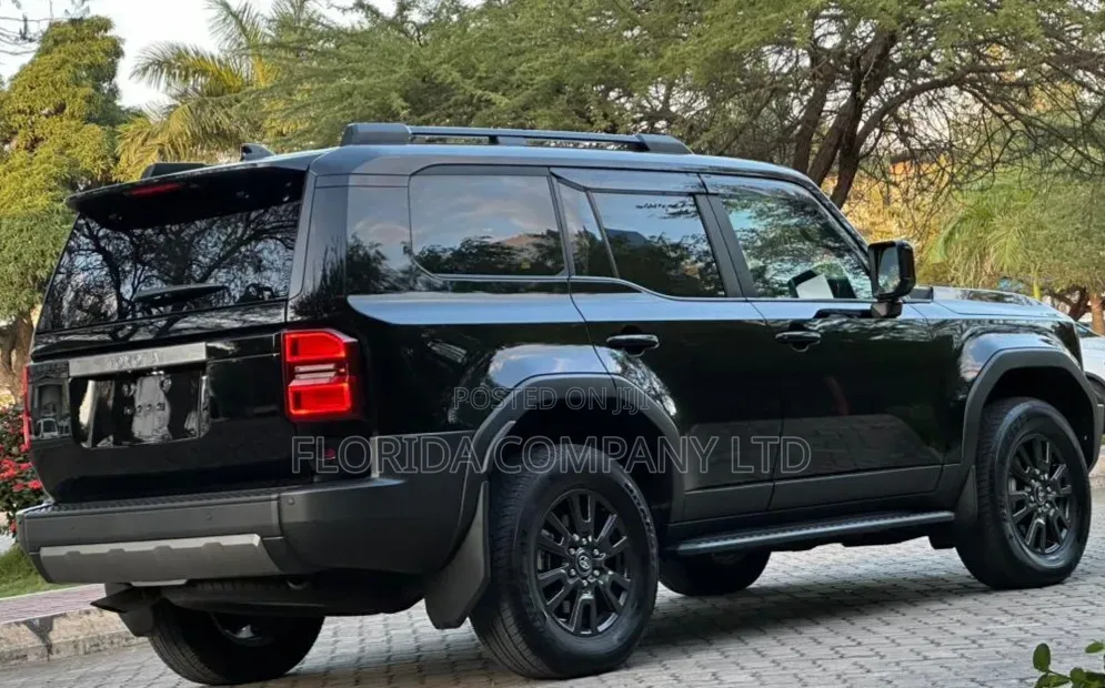 Toyota Land Cruiser Prado 2024 Black