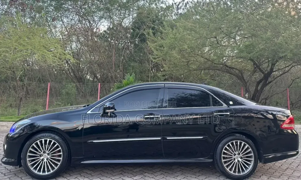 Toyota Crown 2008 Black