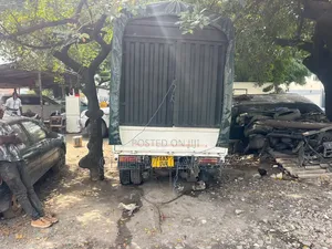 Mitsubishi Canter 2000 White