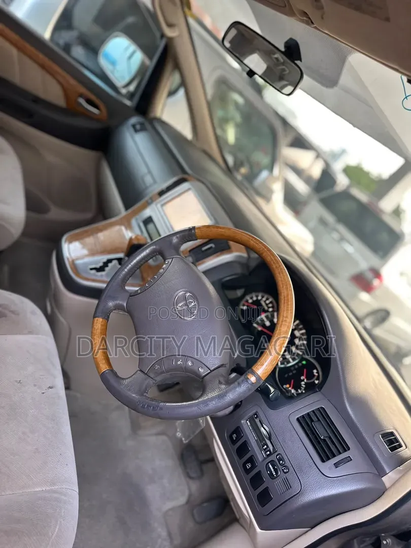 Toyota Alphard 2007