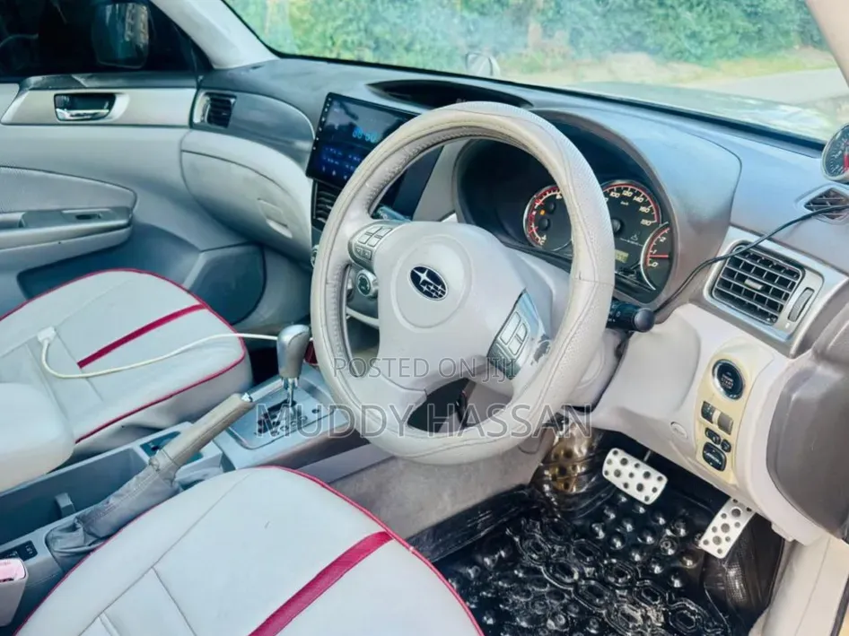 Subaru Forester 2010 Gold