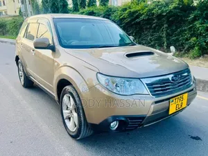 Subaru Forester 2010 Gold