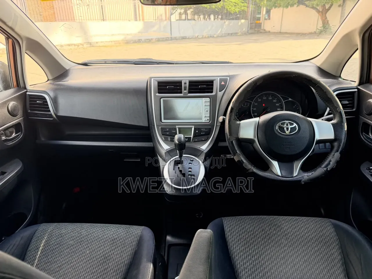 Toyota Ractis 2010 Brown