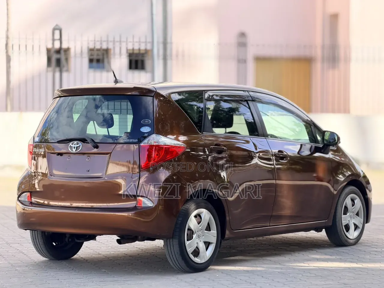 Toyota Ractis 2010 Brown