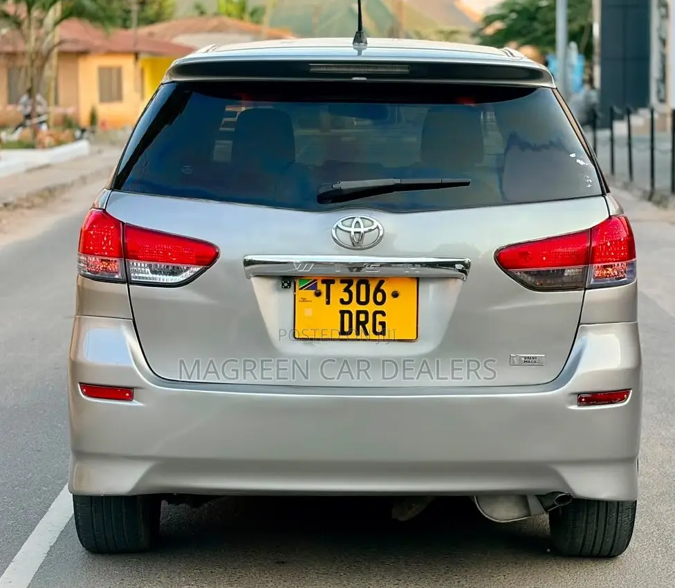 Toyota Wish 2011 Silver