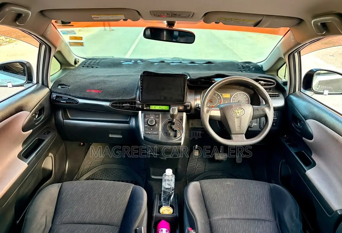 Toyota Wish 2011 Silver