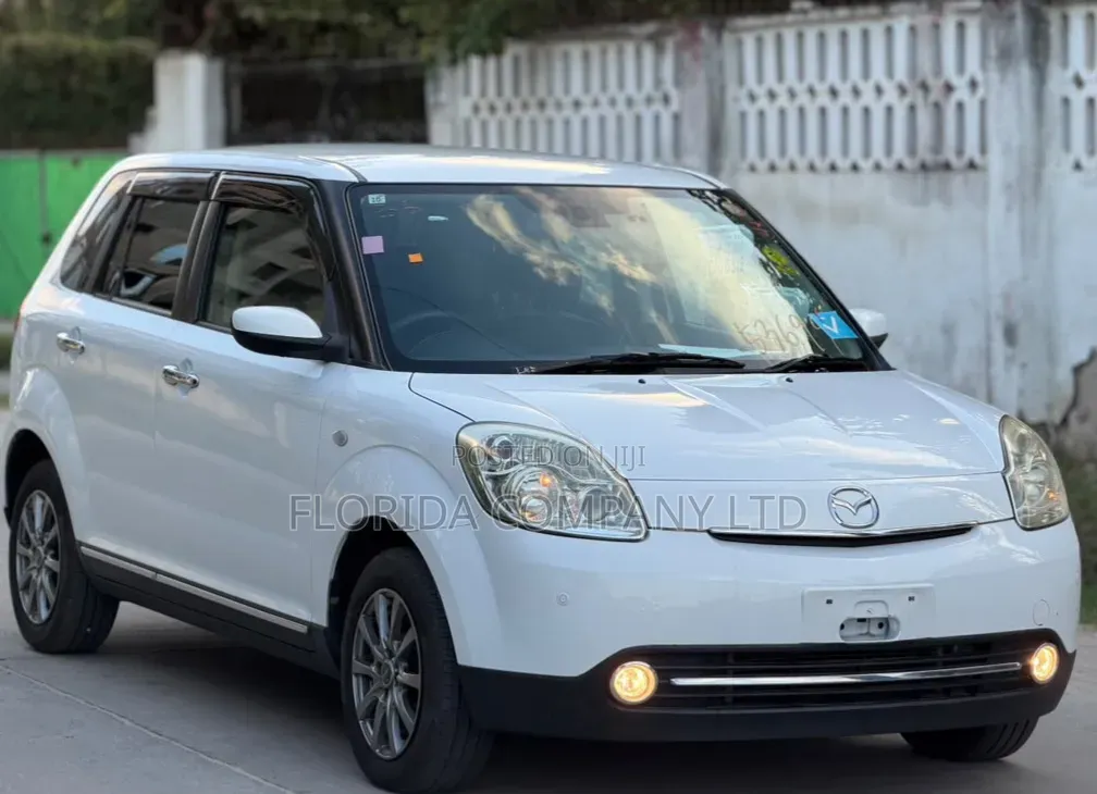 Mazda Verisa 2011 White