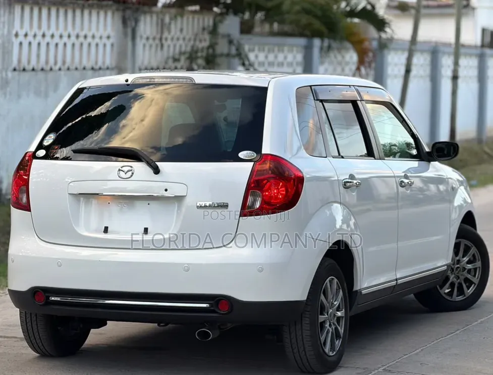 Mazda Verisa 2011 White