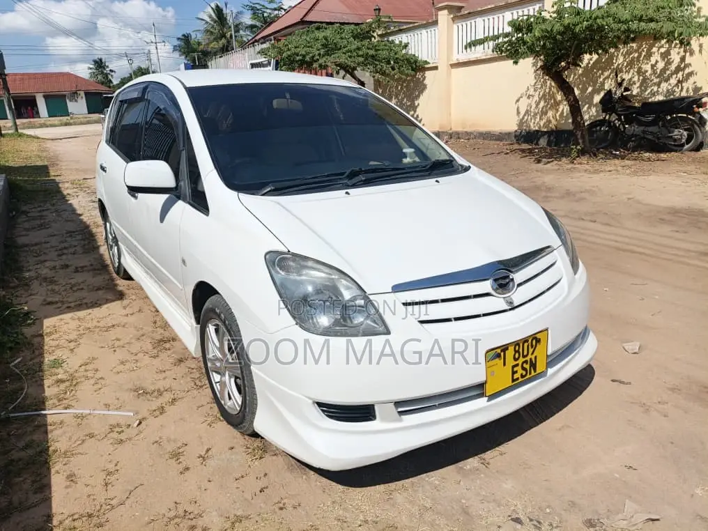 Toyota Corolla Spacio 2005 White