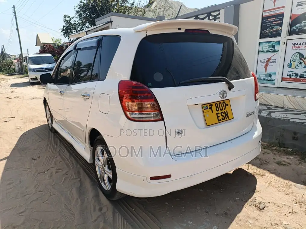 Toyota Corolla Spacio 2005 White