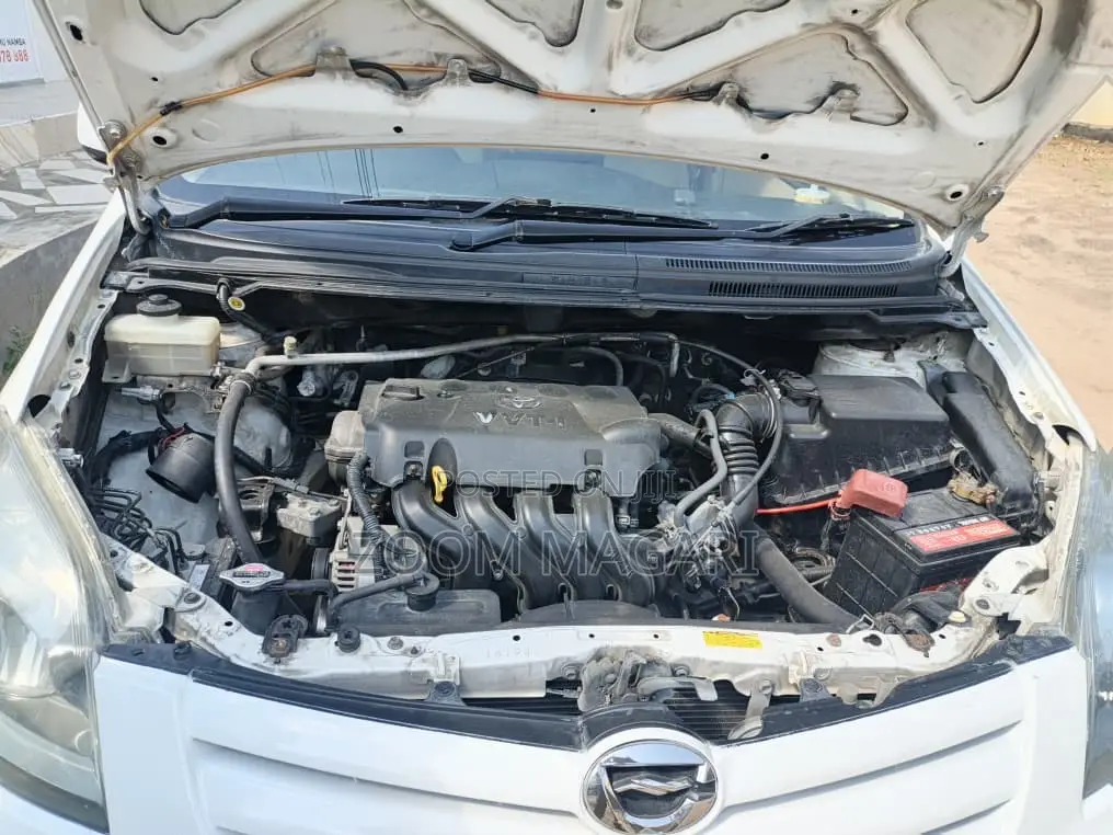 Toyota Corolla Spacio 2005 White
