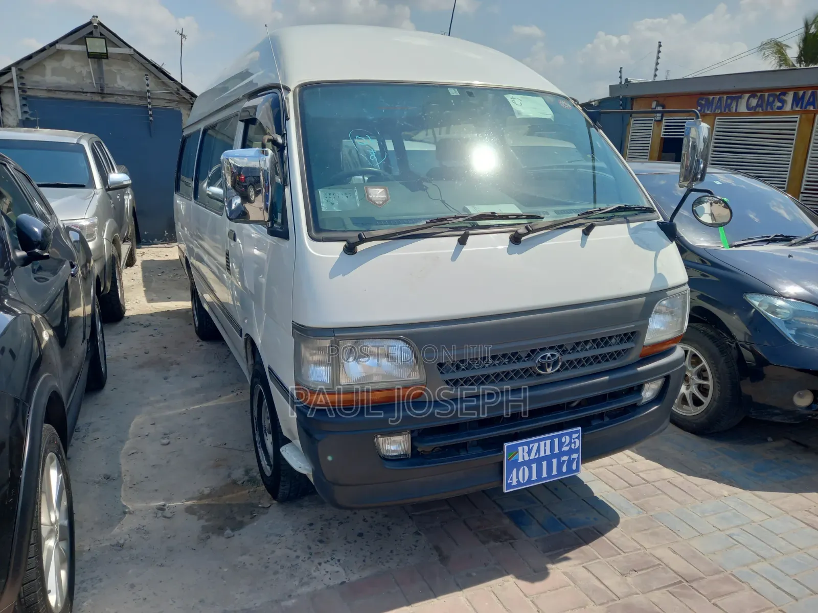 Toyota HiAce 2003 White