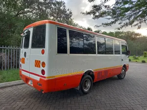 Mitsubishi Fuso Rosa 2008 White