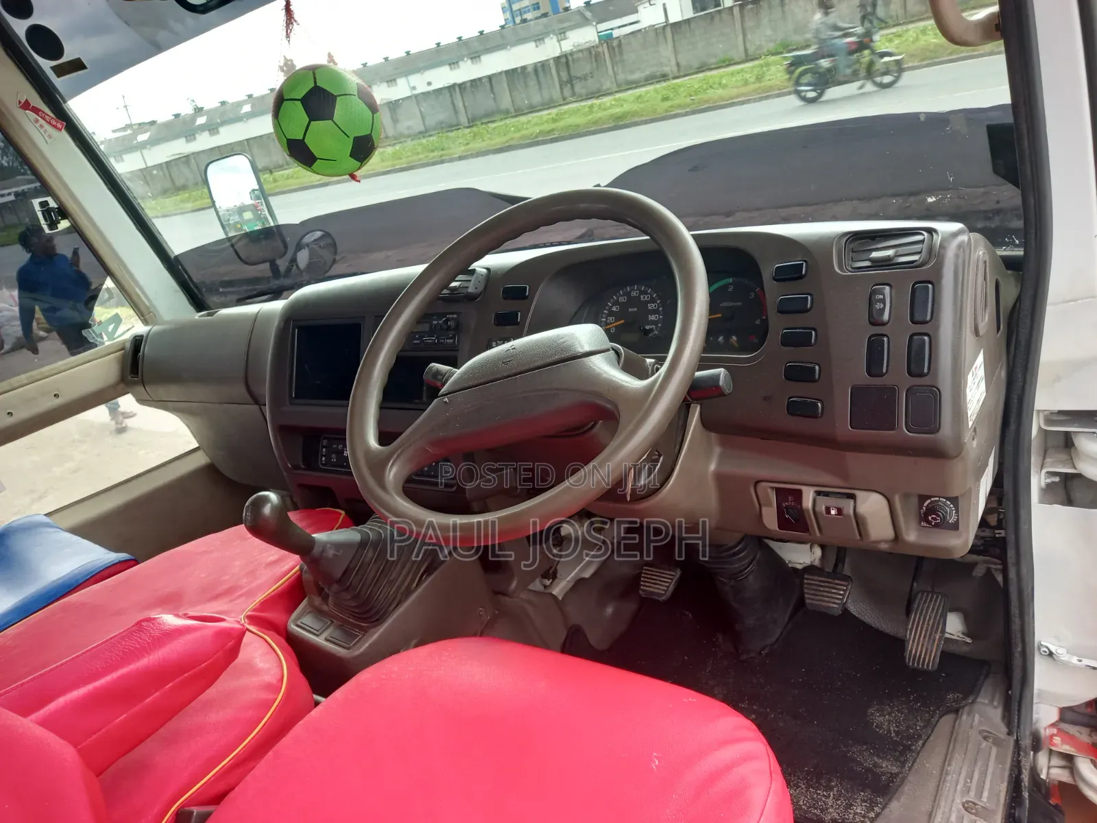 Mitsubishi Fuso Rosa 2008 White