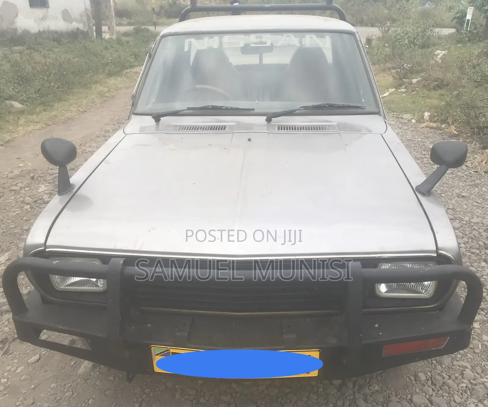 Nissan Sunny 2000 Gray