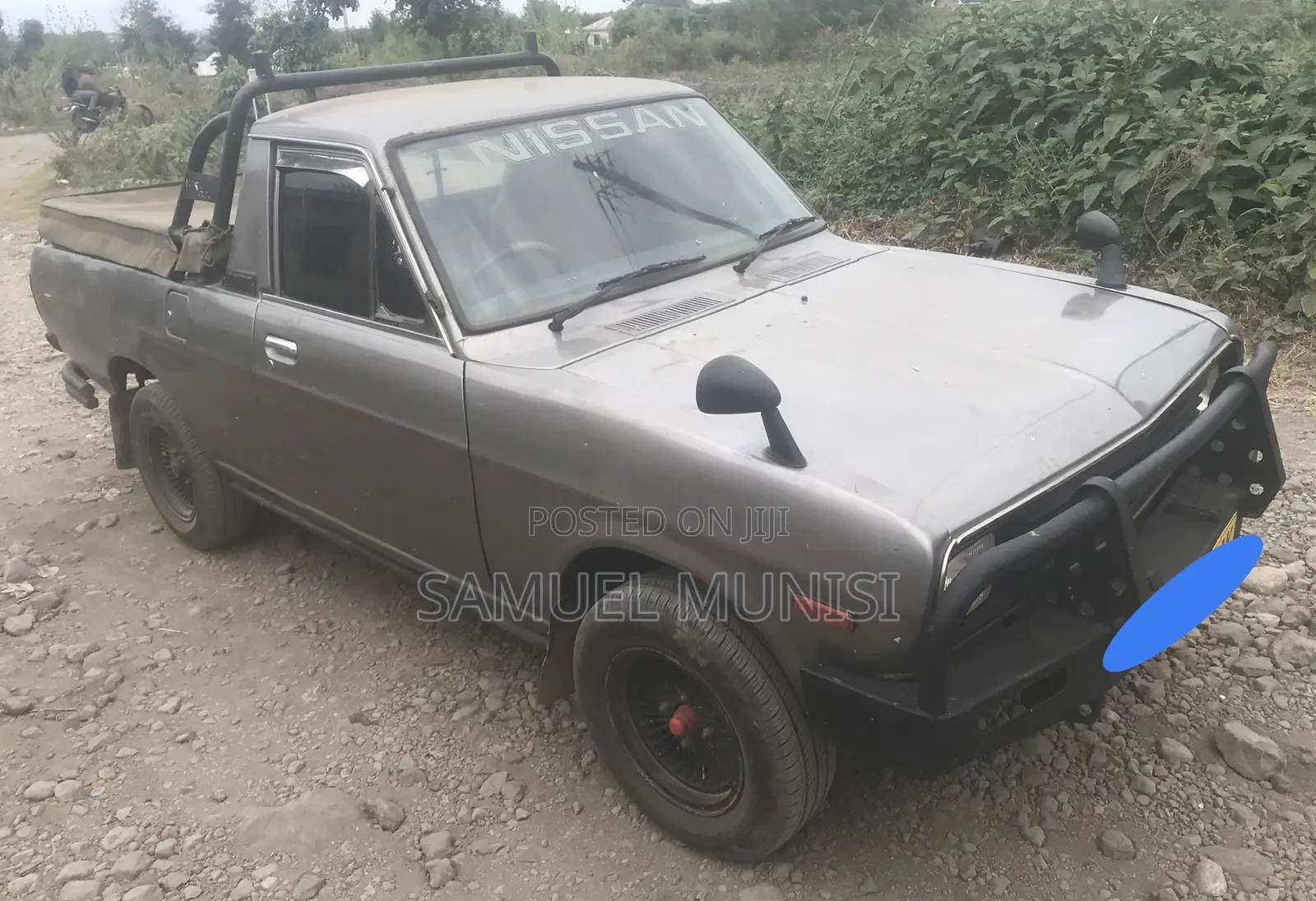 Nissan Sunny 2000 Gray