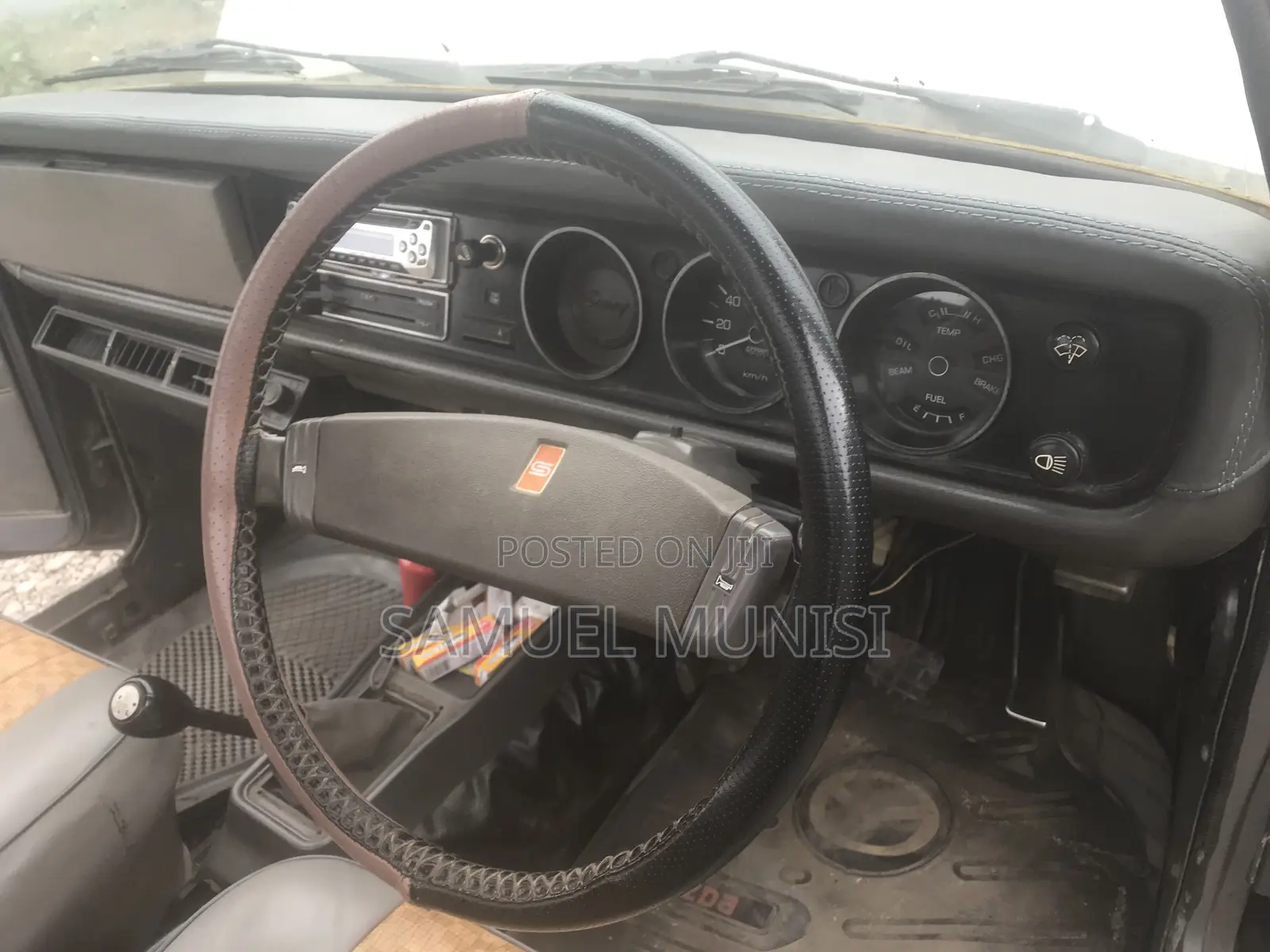 Nissan Sunny 2000 Gray
