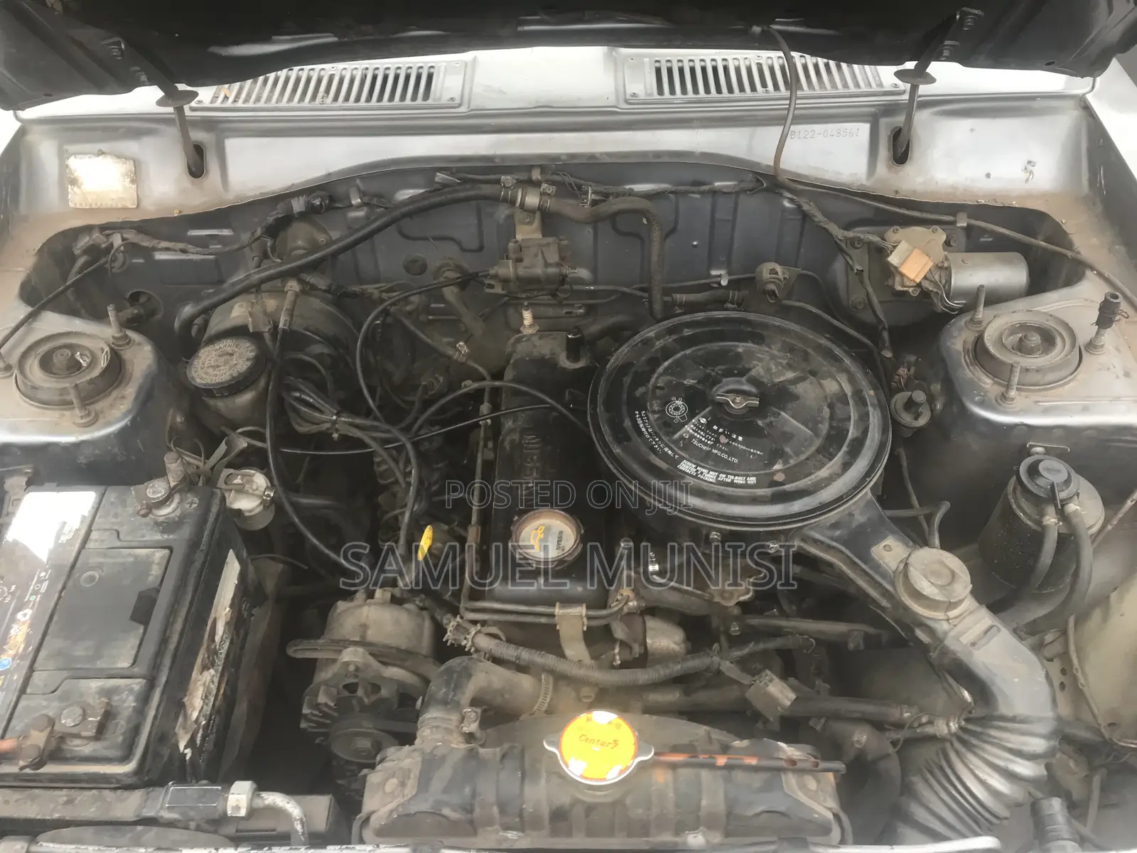 Nissan Sunny 2000 Gray