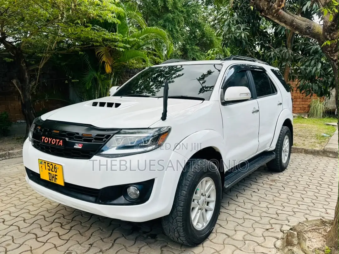 Toyota Fortuner 2015 White
