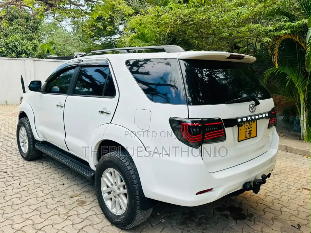 Toyota Fortuner 2015 White