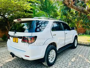 Toyota Fortuner 2015 White