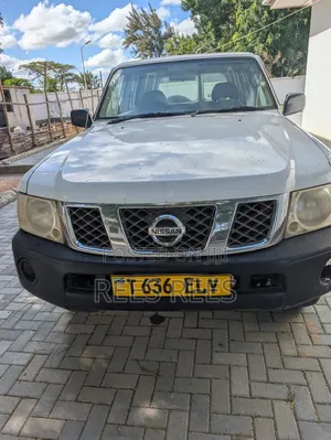 Nissan Patrol 2009 White
