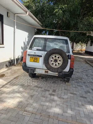 Nissan Patrol 2009 White