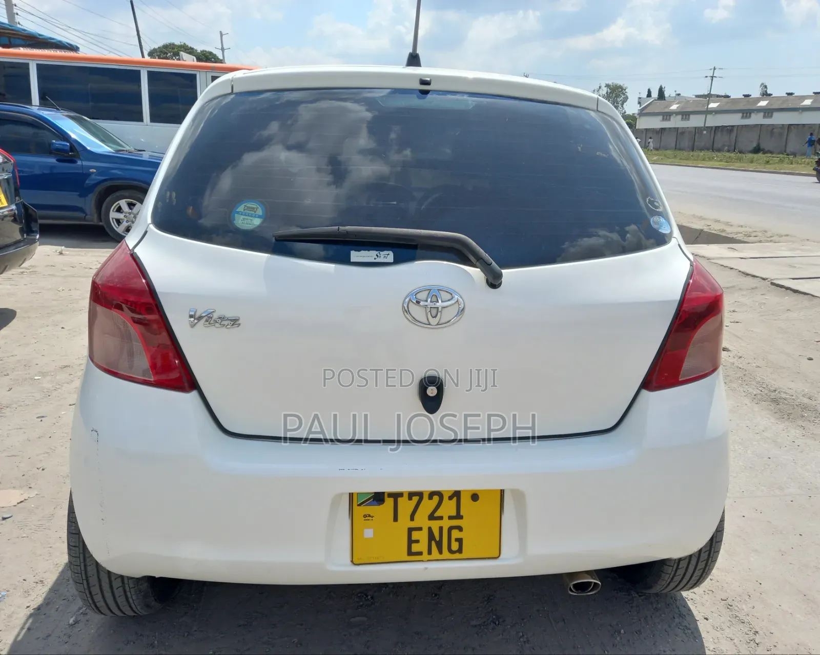 Toyota Vitz 2009 White