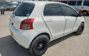 Toyota Vitz 2009 White