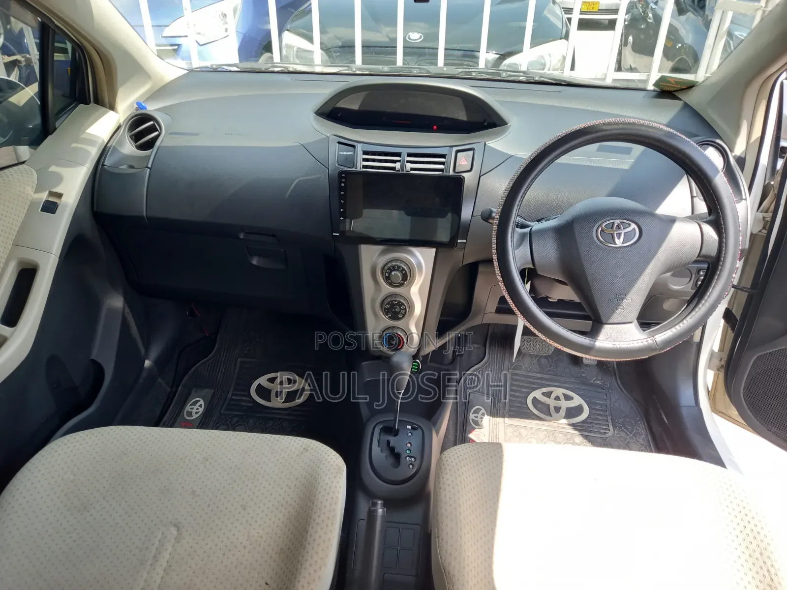 Toyota Vitz 2009 White