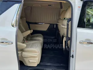 Toyota Alphard 2.5 Petrol FWD 2019 White