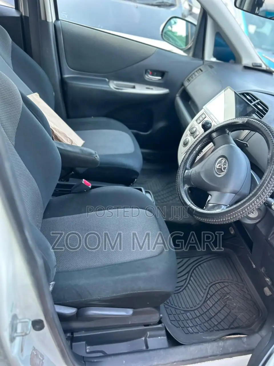 Toyota Ractis 2005 Pearl