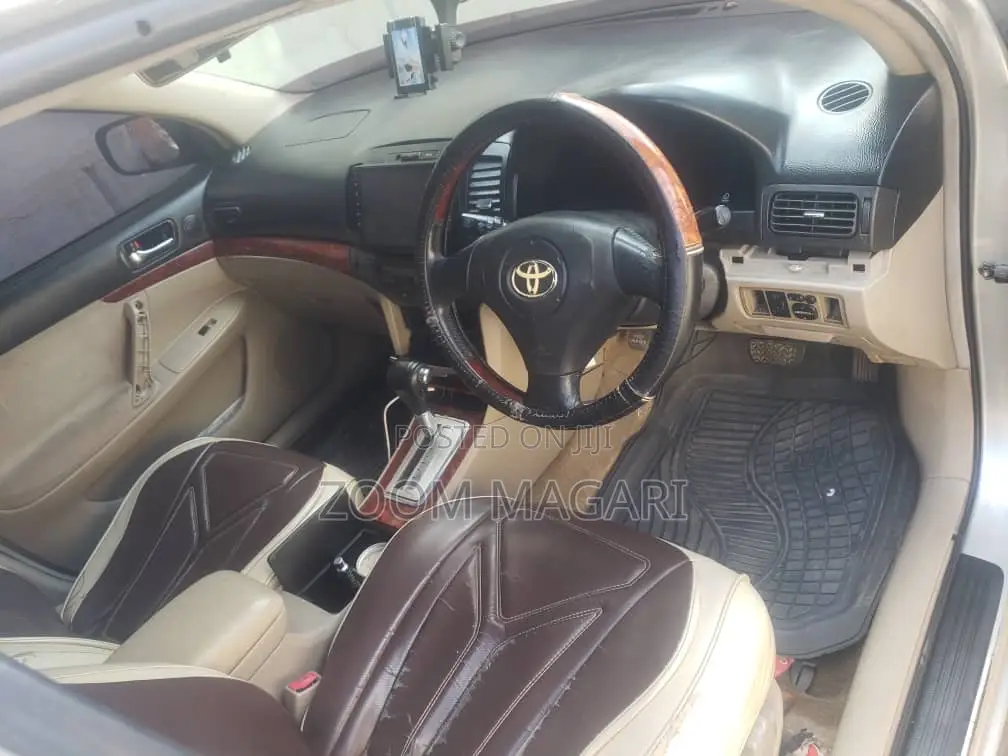 Toyota Premio 2004 Silver