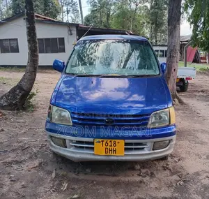 Toyota Noah 2004 Blue