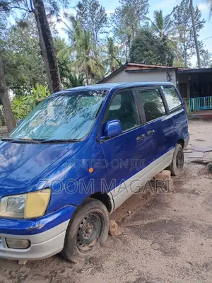Toyota Noah 2004 Blue
