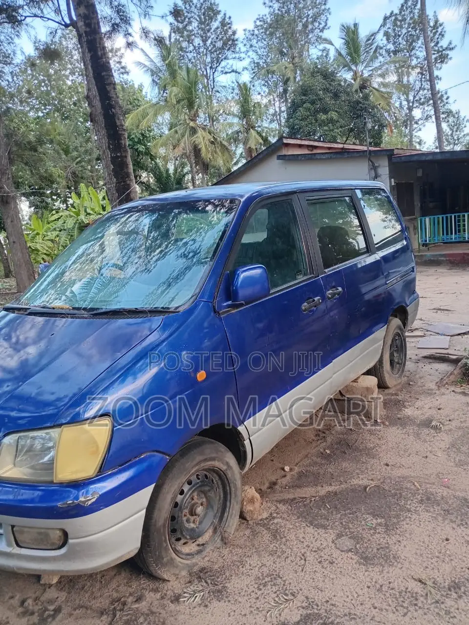 Toyota Noah 2004 Blue
