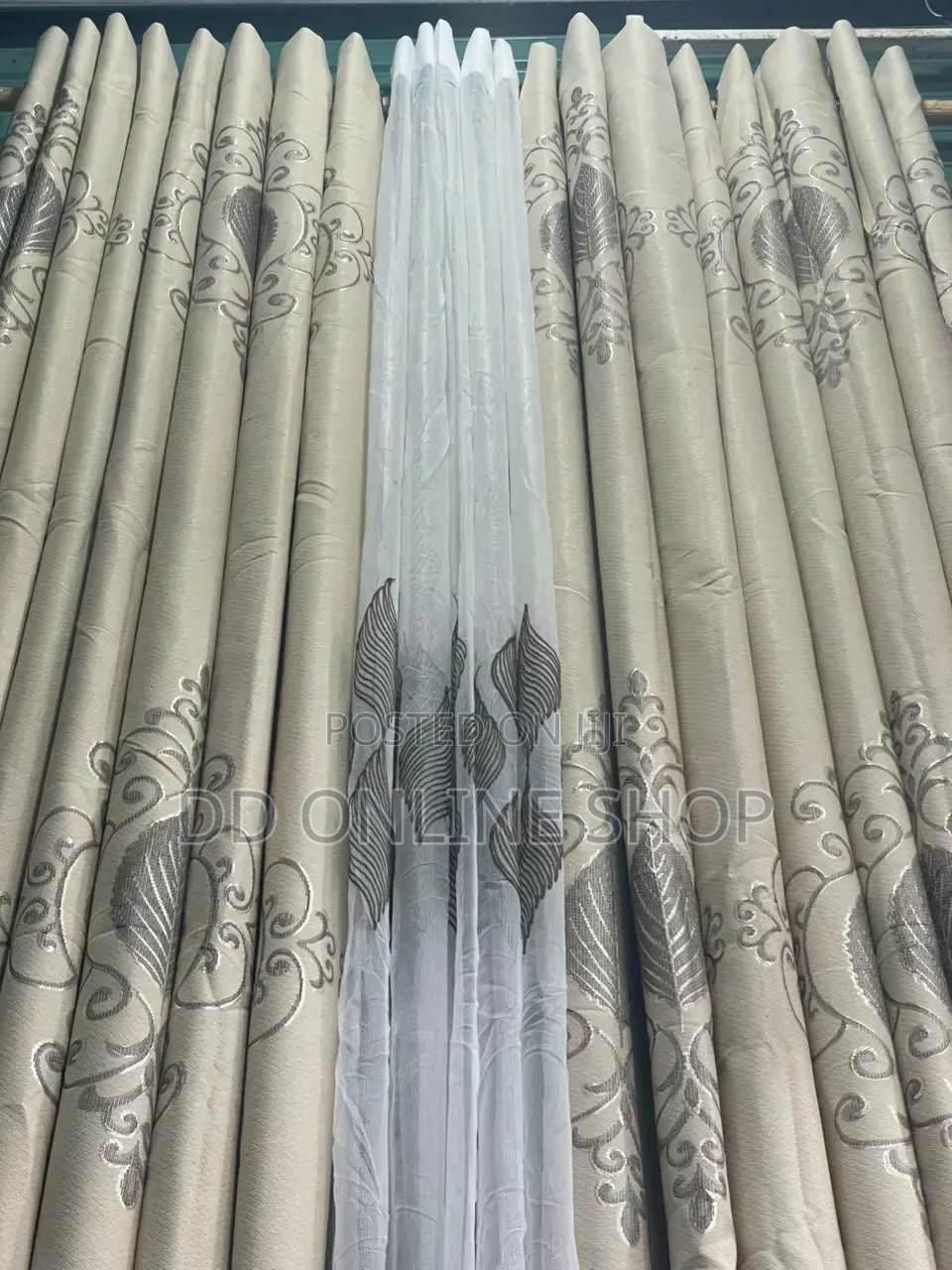 3-Piece Luxury Jacquard Curtain Set ( Pazia Mbili Na Lesi Yake )