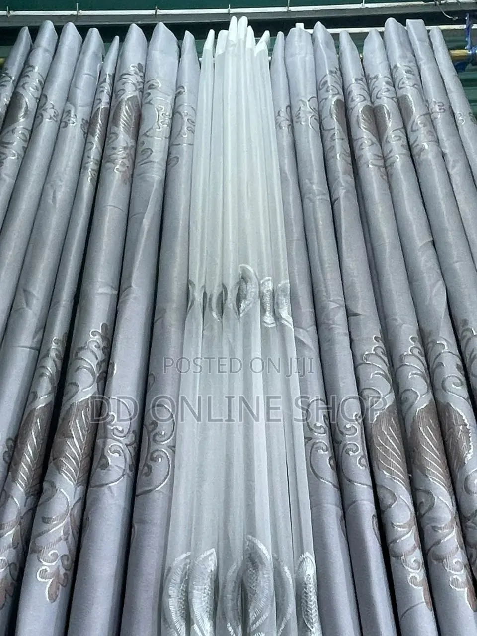 3-Piece Luxury Jacquard Curtain Set ( Pazia Mbili Na Lesi Yake )