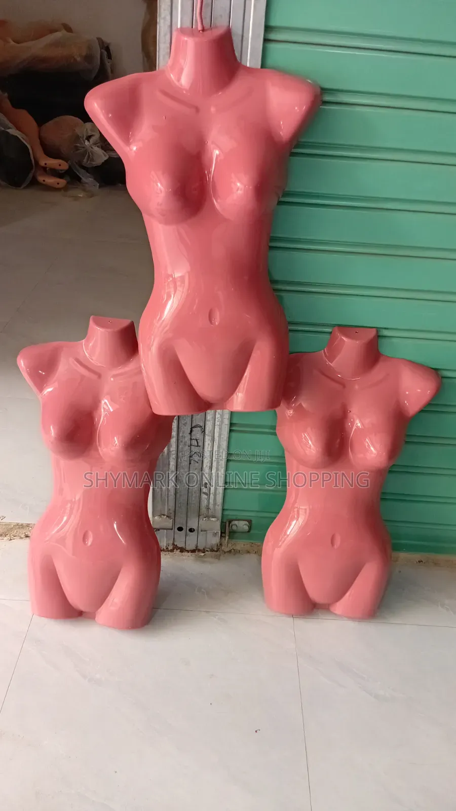 Mdoli Wa Kifua Cha Kike Cha Kutundika Juu