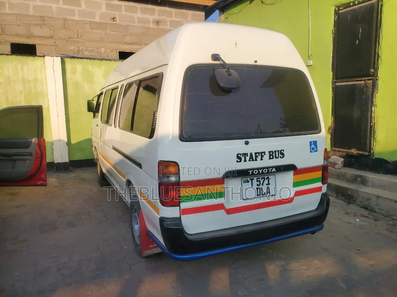 Toyota HiAce 2002 White