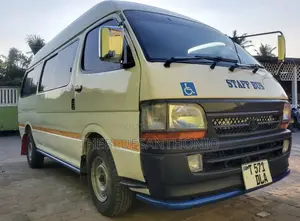 Toyota HiAce 2002 White