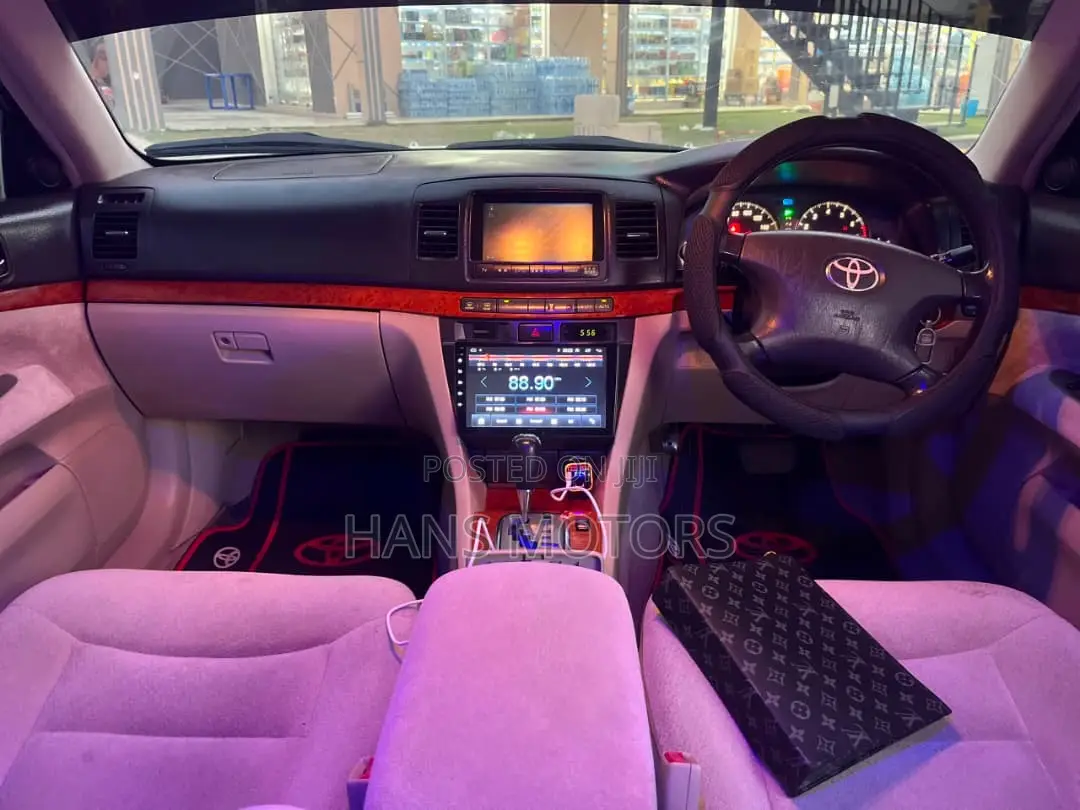 Toyota Mark II 2004 White