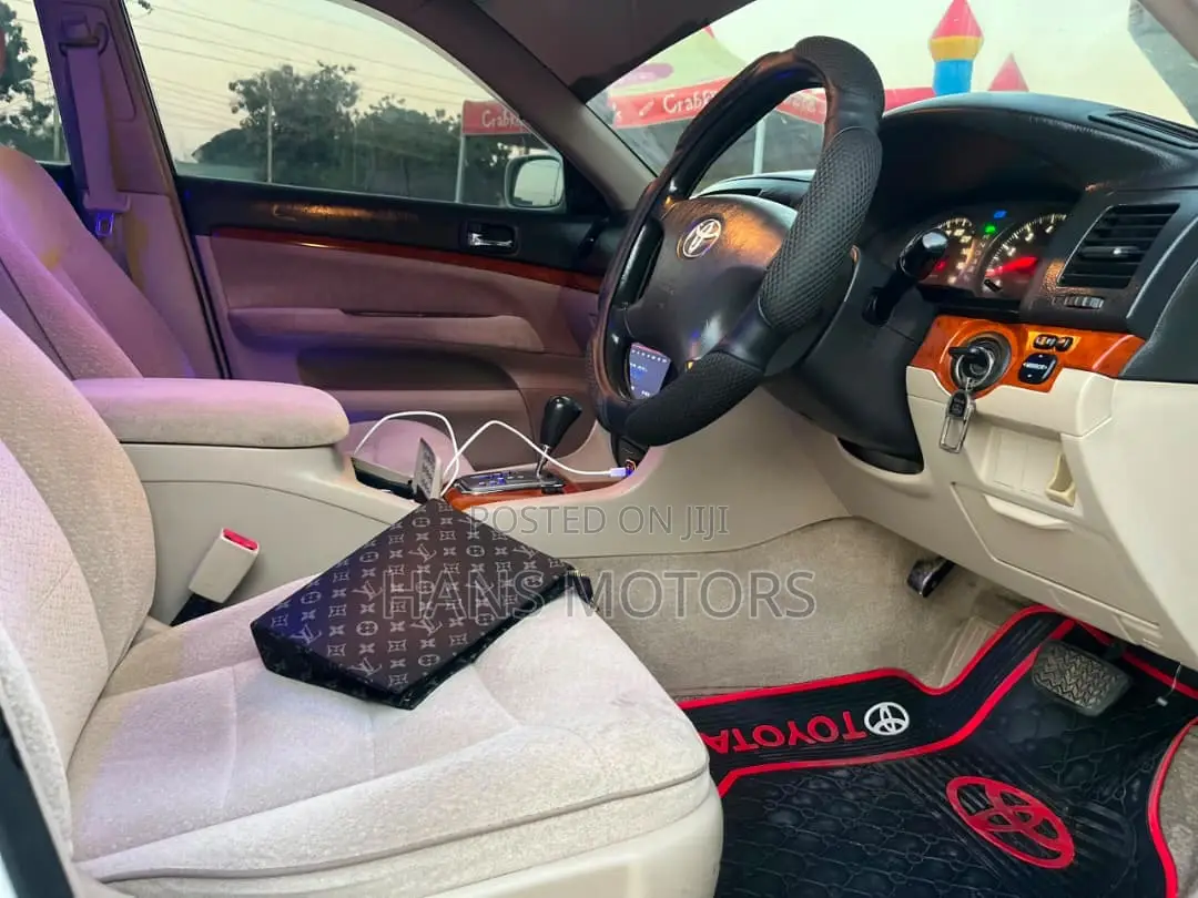 Toyota Mark II 2004 White