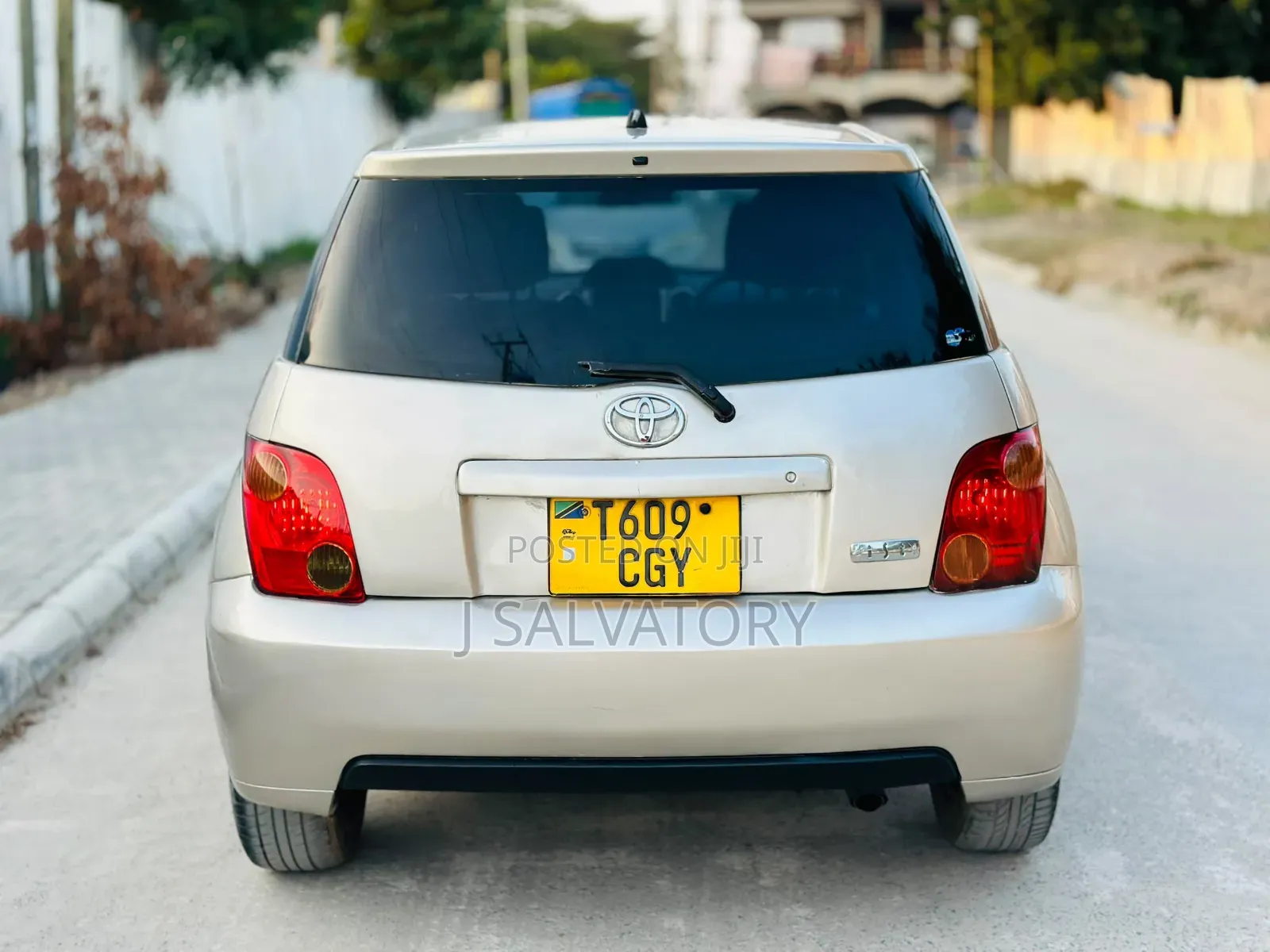 Toyota IST 2003 Gold
