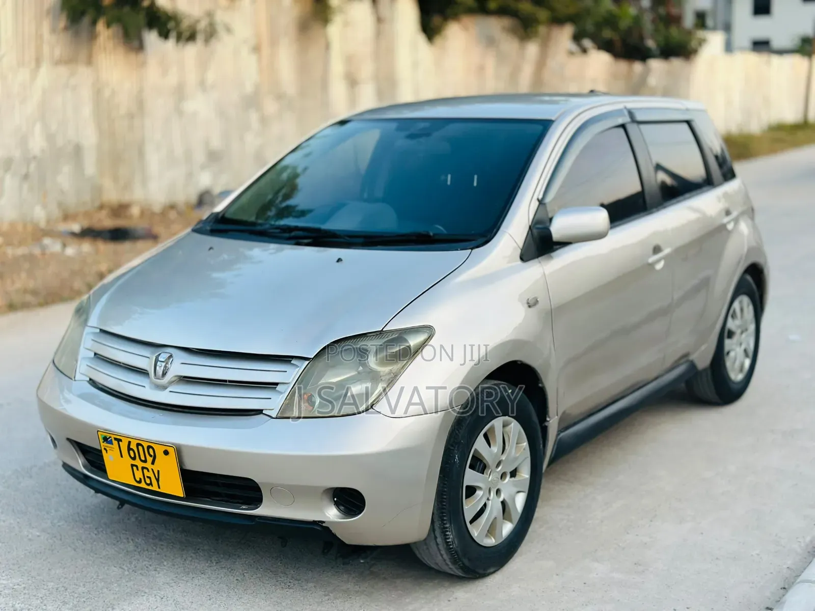 Toyota IST 2003 Gold