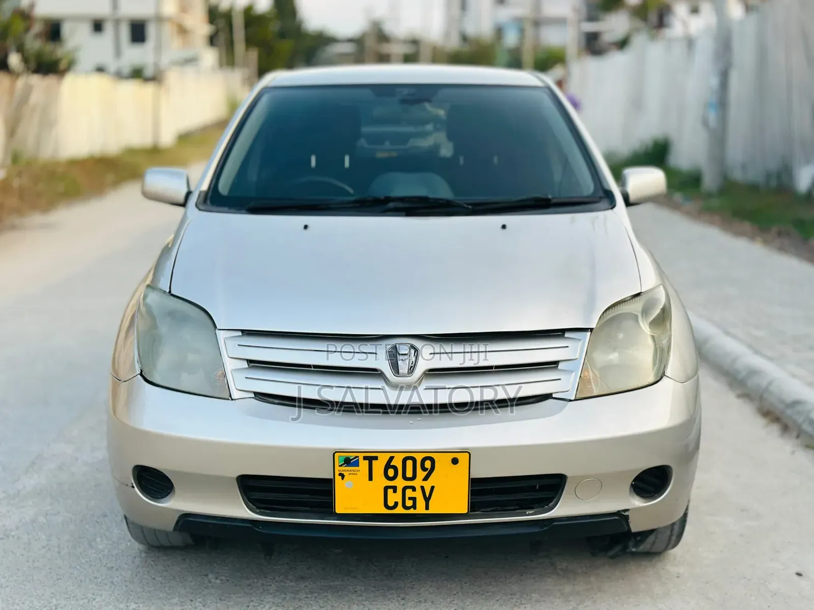 Toyota IST 2003 Gold