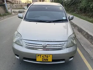 Toyota Raum 2005 Gold